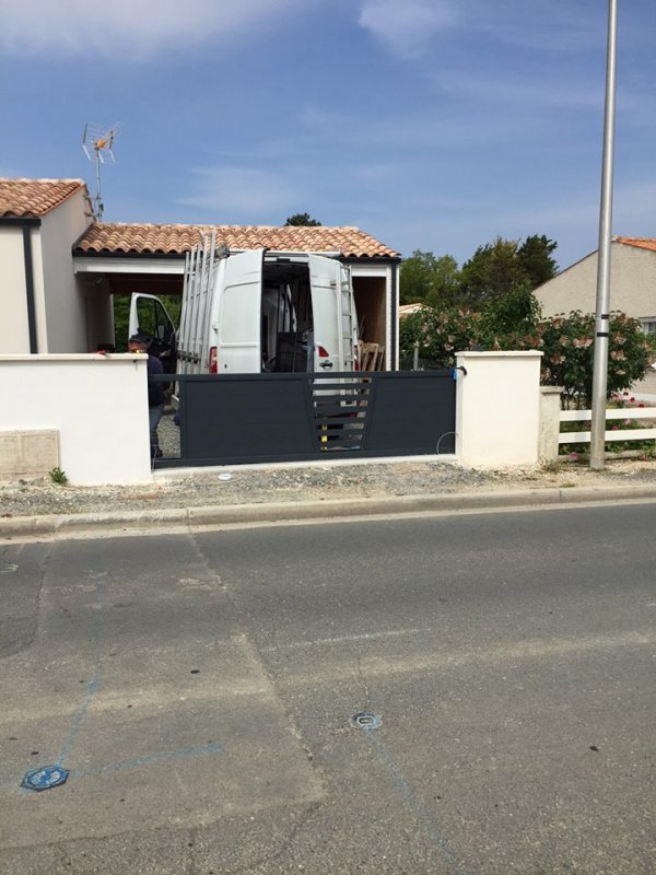 Portail Coulissant en Aluminium